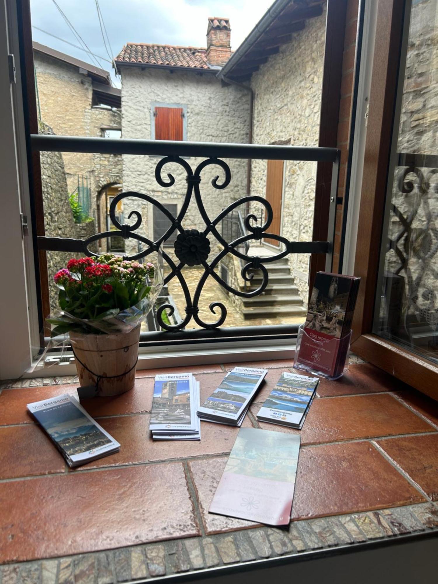 Palazzago Casa Vacanza Serena מראה חיצוני תמונה